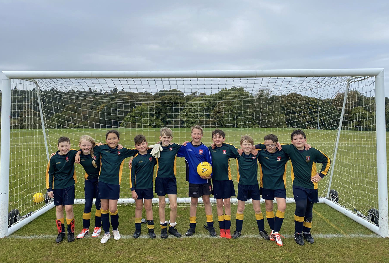 U11 Netball and Football Teams Display Excellent Teamwork Skills thumbnail image